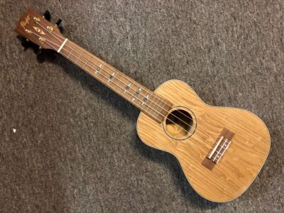Quilted Ash Concert Ukulele with Bag | Flight